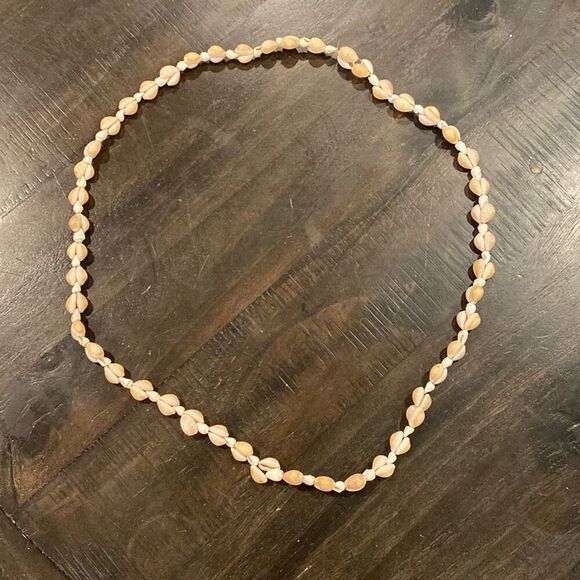 Vintage Hawaiian Cowrie Mix Sea Shell Necklace 18” Length Multicolor Beach Boho - Picture 1 of 3